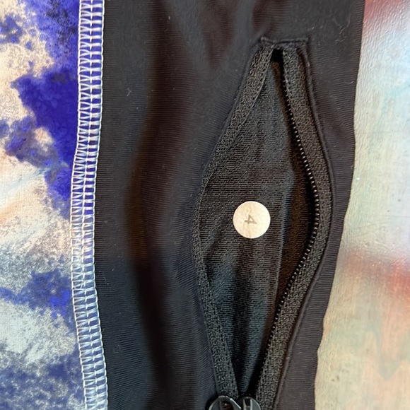 Lululemon Milky Way Multi Print Black Run: Speed Short size 4 - Picture 3 of 4